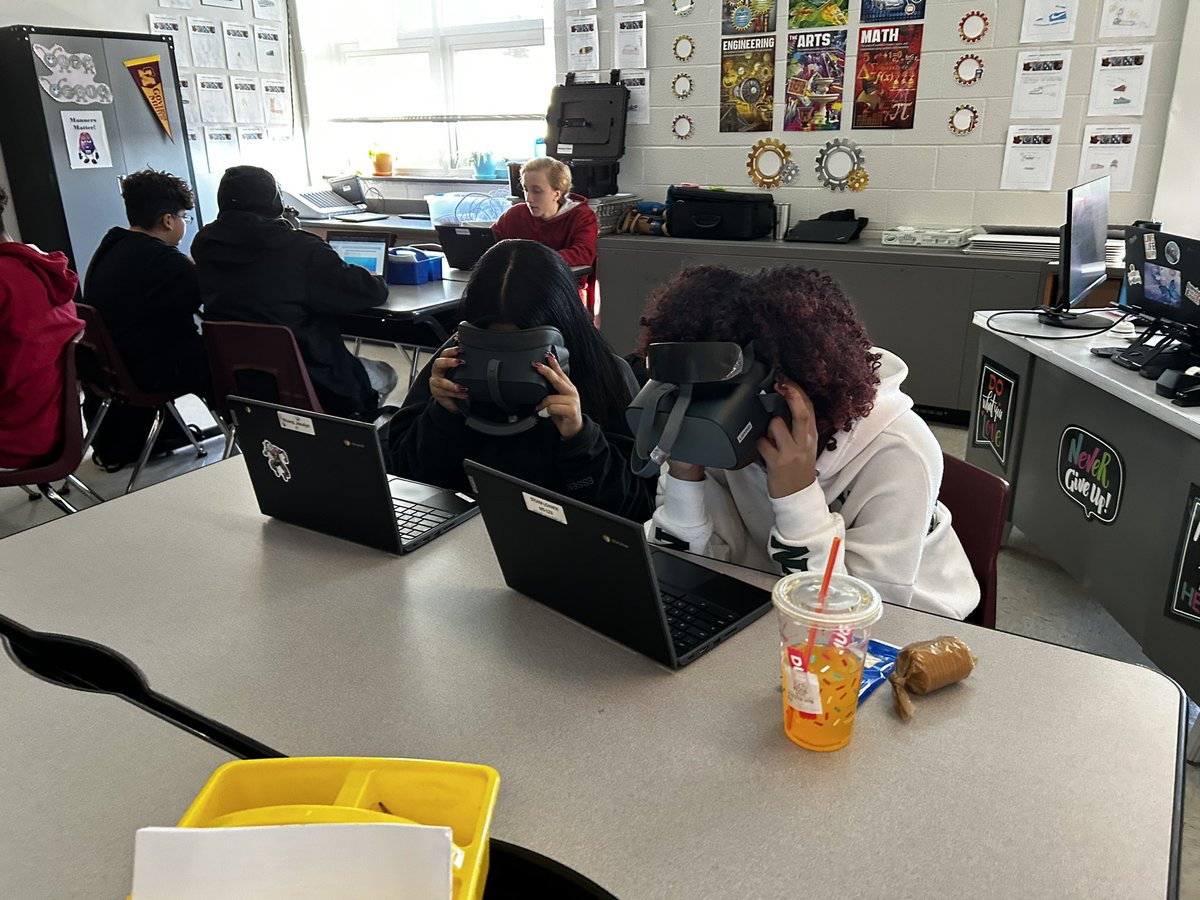 RickLapi's tweet image. Exciting day at @GovMifflinMS w/the power of education! 🚀 Middle school students delving into the world of CPU creation through VR with Mrs. Folk. 🧠💻 Imagine the possibilities when learning becomes immersive! #VirtualRealityEducation #mifflinsd