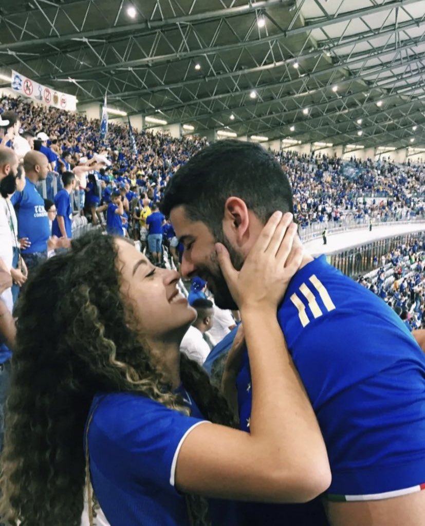 _aanaclaras's tweet photo. Categoria é: você, seu amor e o seu time 💙 https://t.co/yO8chZg4Dp
