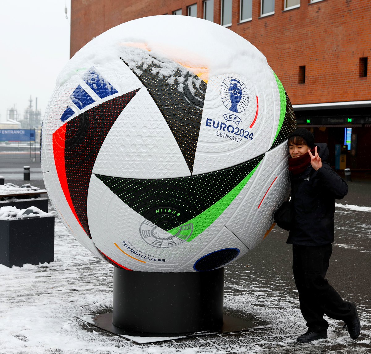 ⚽️❄️

#adidasNTF @adidasfootball