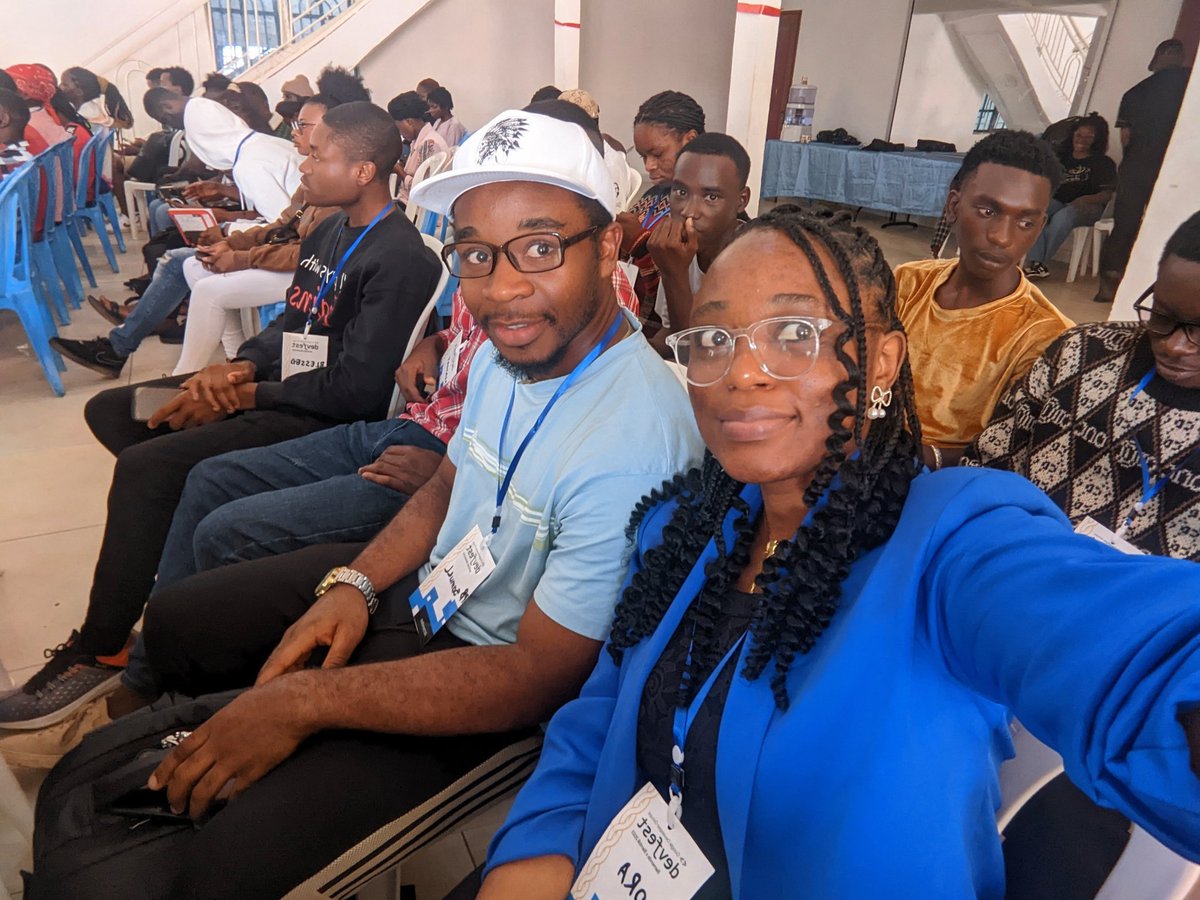 eyen_fien's tweet photo. Always a pleasure to meet Like-minded people ☺️☺️
#DevfestBamendaXBambili #DevfestSSA #Devfest2023 https://t.co/UCvhULn4XW