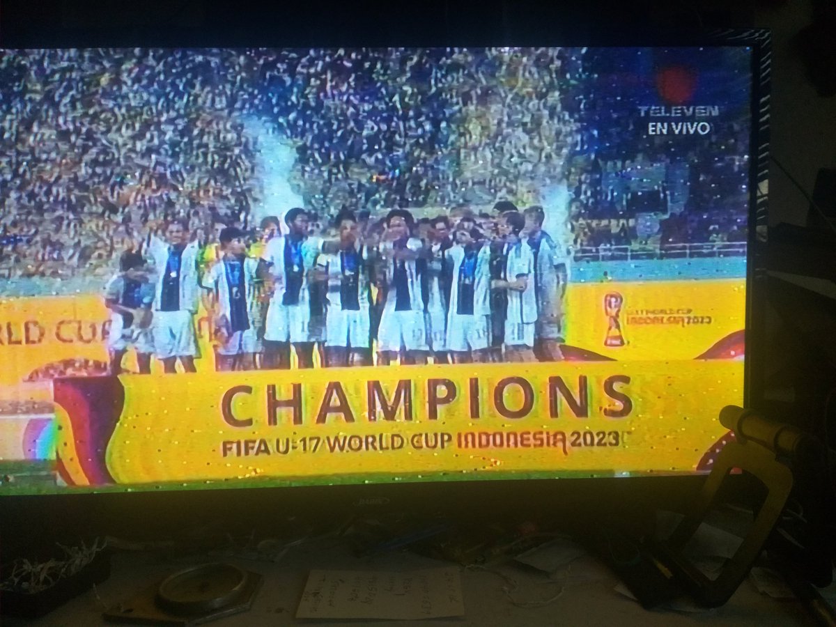 PedroEliasG's tweet photo. GOLEADA de Francia 2+3
pero Alemania es campeón por primera vez 2 + 4 en
sub 17 este #Dic2 https://t.co/nEcwxe7pOd