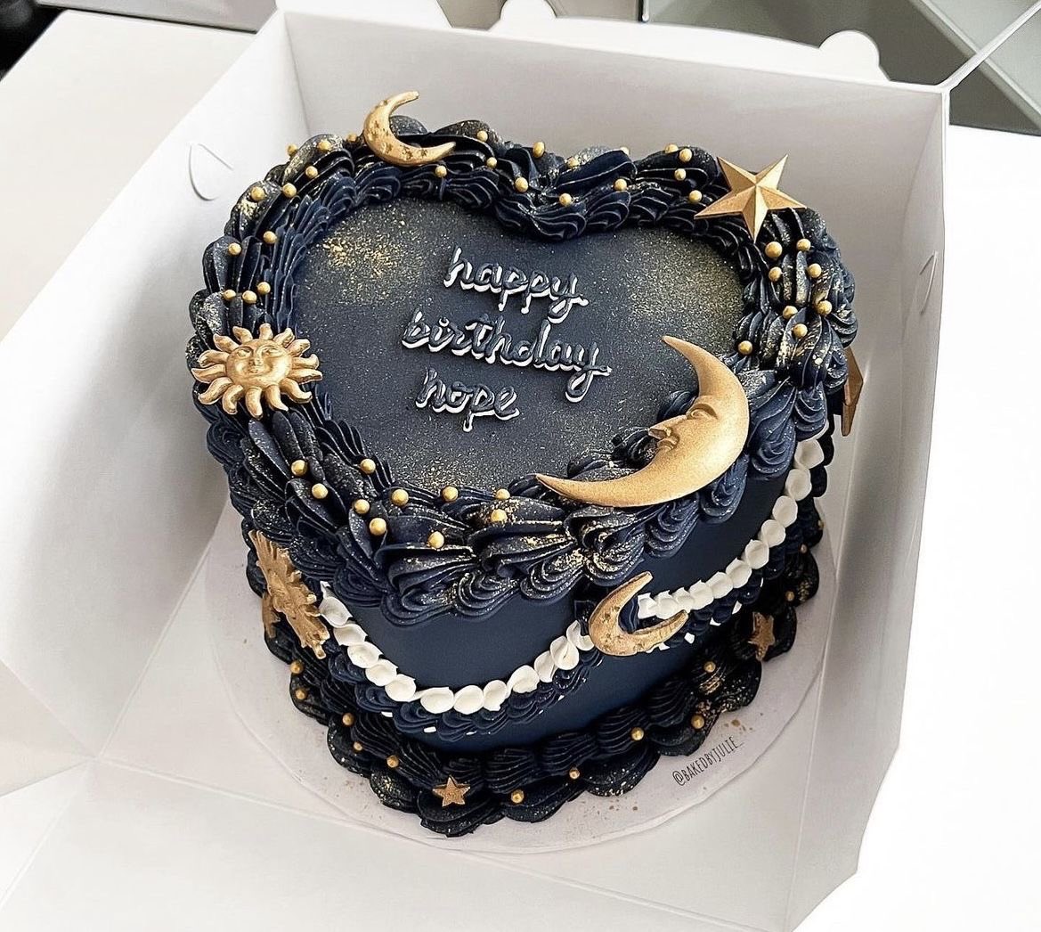 300moods's tweet photo. Sun and moon cake 🌞🌙 https://t.co/DVBDn7KpbY