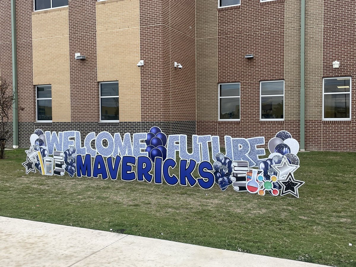 BrandyBergero20's tweet photo. We had a blast this week welcoming our 5th graders!! #futureMAVS @NISDStraus https://t.co/2UALbv4urY