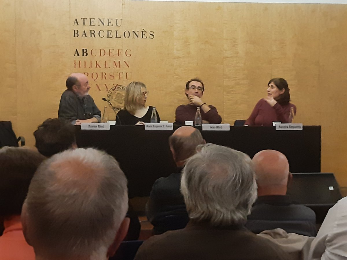 MartaFdezJurjo's tweet photo. Més d'una dècada després el moviment social del 15M deixa una herència important. Va catalitzar i cristal·litzar processos de canvi i transformació. N'han parlat @SEzquerra, @ivan_sants i
@MEugeniaRPalop, conduïts x @xaviergiromarti al col·loqui #Utopies @Ateneubcn @Espacio_Pub https://t.co/UTdG7OJrFm