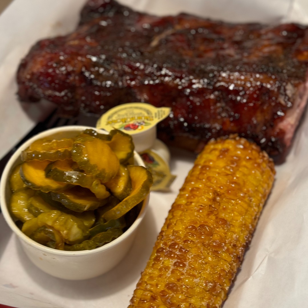 How 'bout some Fried Corn on the Cob and Fire &amp; Ice Pickles with those ribs? 😋

#pappyssmokehouse #stlouis #stl #stleats #eatstl #eatlocal #stlfoodie #foodie #food #bbq #bbqfoodie #bbqlover #porkribs #smokedmeats #stlfoodscene #stlouisgram #explorestlouis