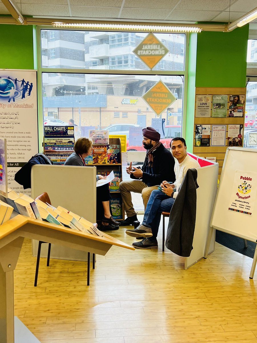 MaryBingDong1's tweet photo. A Good #LibDem monthly #SaturdaySurgery Day! One of my residents was crying the last time she visited us, but this time, she smiled๐! These are just some things we can do as #Councillors to make a #difference for our residents and help them get their lives back on track https://t.co/oWqTCKAJws