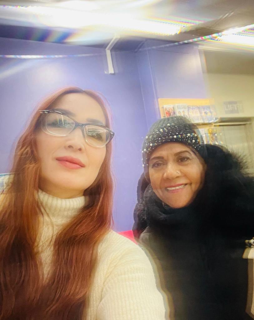 MaryBingDong1's tweet photo. A Good #LibDem monthly #SaturdaySurgery Day! One of my residents was crying the last time she visited us, but this time, she smiled๐! These are just some things we can do as #Councillors to make a #difference for our residents and help them get their lives back on track https://t.co/oWqTCKAJws