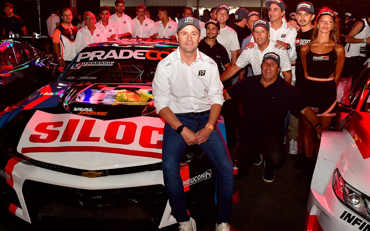 chledesmaok's tweet photo. 🤩 Presentación oficial del Camaro del @Pradeconracing junto a los nuevos modelos de la @actcargentina 
-
#CL21 🔸 #TCenSanJuan https://t.co/soVKdUUWNg