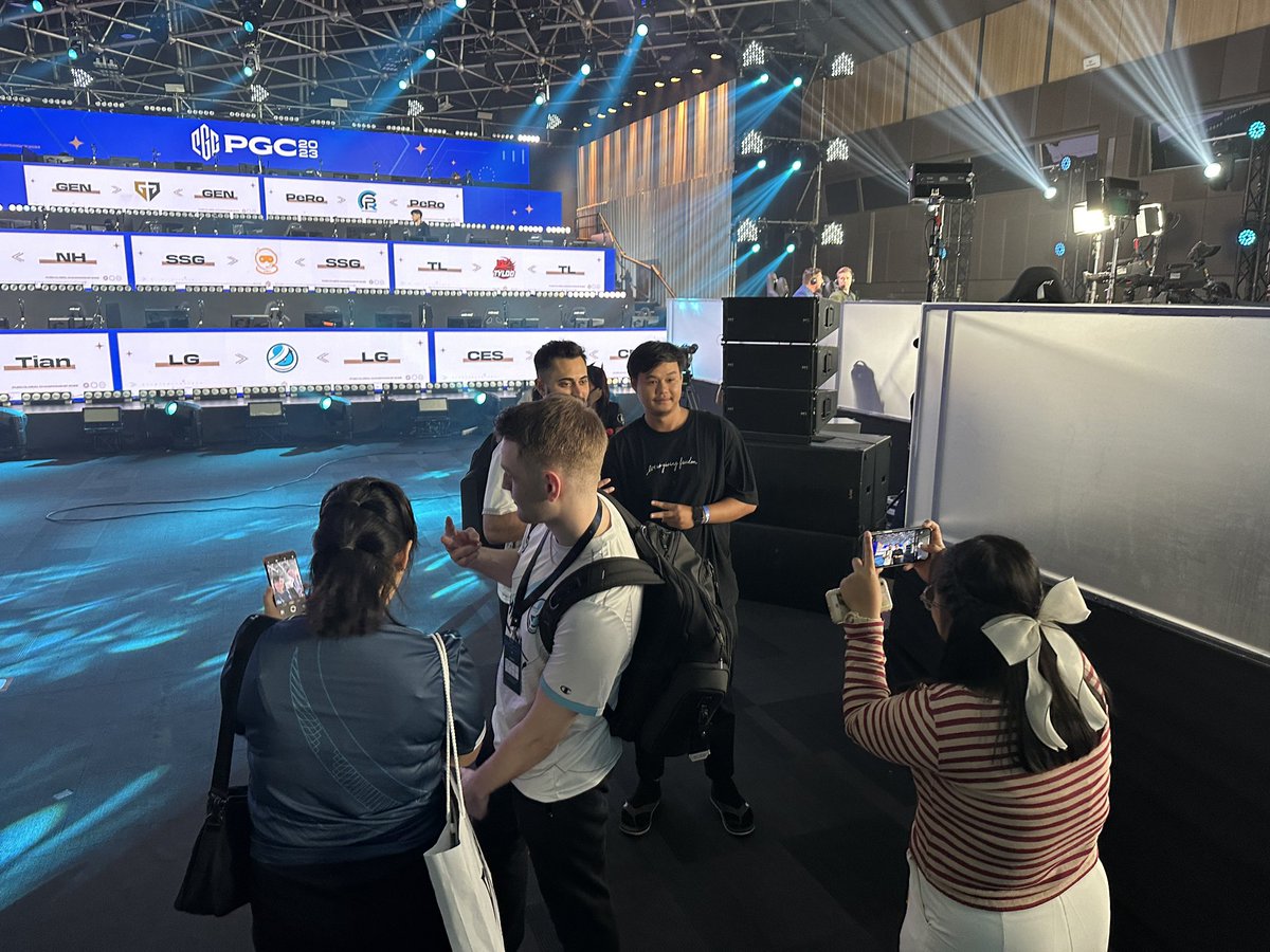 Luminosity's tweet image. At the end of the day, we do it for the fans 🫰

@PUBGEsports // #PGC2023