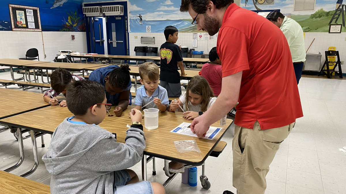 LCMS_Principal's tweet photo. TY to all who came out for our annual STEM family night! Students enjoyed hands on STEM activities @MODSFTL & parents learned strategies to help their child at home. @BrowardTitleI mobile unit provided resources too.
@BCPSNorthRegion
๐ฆ๐ฌ๐โ๏ธ๐งฎ๐ฆ
#MagicalYet #GrowthMindset https://t.co/1AMndA0W4W