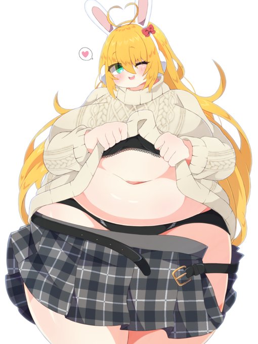 寒くなってきたからおへそはしまっちゃおうにぇ❤ 