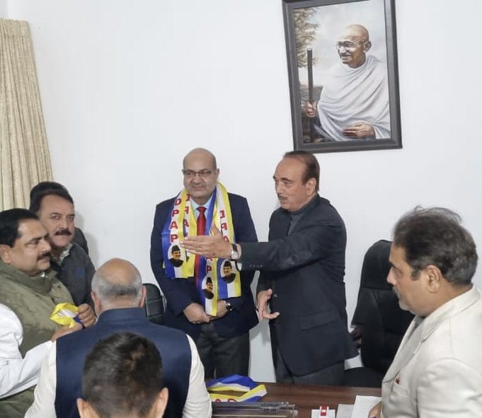 Dr Tariq Parvez Azad, who previously held the positions of professor of surgery at GMC Jammu and Founder Principal of Govt Medicial College Doda, has officially become a member of the Democratic Progressive Azad Party today. The enrollment ceremony took place in the presence of