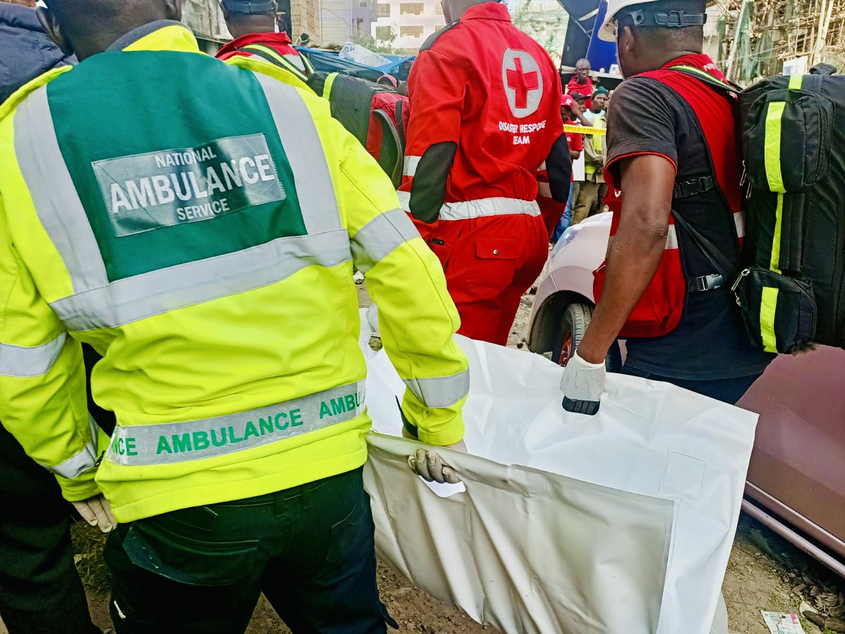 benanuale's tweet photo. KUJA B ESTATE BUILDING SCAFFOLDS COLLAPSE
A multi-agency Search & Rescue operation ongoing. 15 casualties have been evacuated to @KNH_hospital & other facilities.4 Fatalities reported. @Krcs_NRbBranch to set up a PSS & Tracing desk #ARSWOL #Rosie #Quickmart #Germany #Sakaja #Weuh https://t.co/0Et01Wi2cm