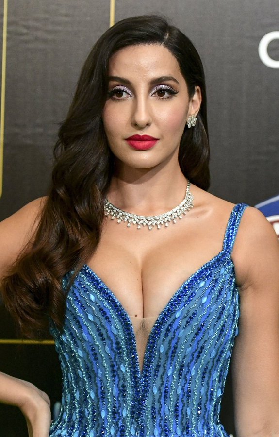 GAWhz_pbQAAHBLj?format=jpg&name=900x900