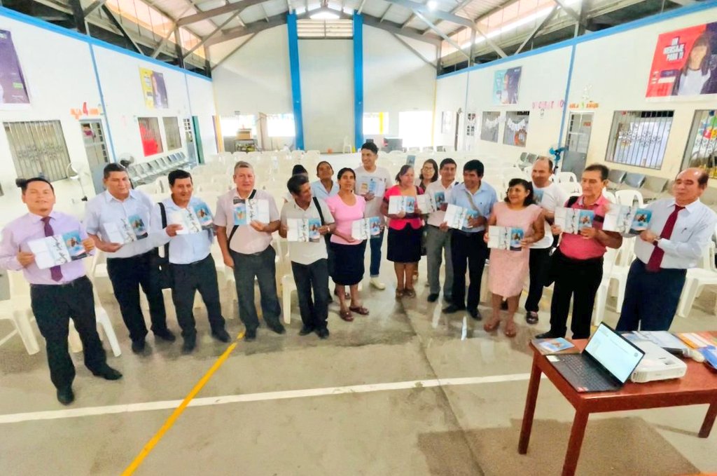 AdventistasMPN's tweet photo. 💫Nuestros líderes de la 🇵🇪Misión Peruana del Norte, participan de la III Convención de Escuela Sabática💙 , donde se sienten motivados para seguir cumpliendo la misión ❤️‍🔥. 

#RID #ÉnfasisMisioneros #Discipulado #VamosPorMás https://t.co/eDcfCxkJEq