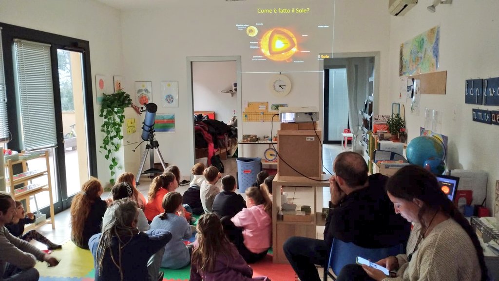 Spaceiscool.it tweet media