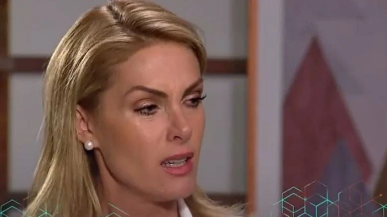 revistaforum's tweet photo. Ana Hickmann: perito faz descoberta bombástica sobre fraudes envolvendo nome da apresentadora

SAIBA MAIS: https://t.co/LjS3cEIH9H https://t.co/ZSpdeymTpl