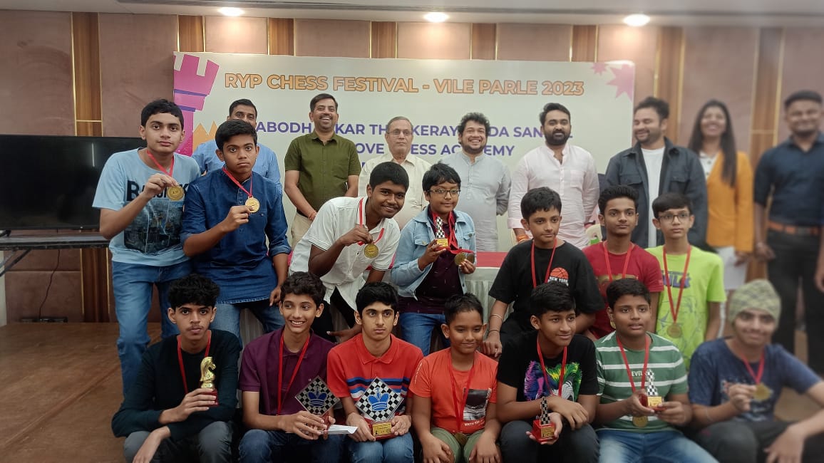 adityampaul's tweet photo. Was honored to be invited as a guest at the RYP Kids Chess Festival Vile Parle 2023 organised by @amargodbole's First Move Chess Academy. 
It's heartening to see how Amar has been encouraging kids from all over Mumbai &amp; beyond to pursue Chess &amp; make our country a Chess SuperPower https://t.co/Q05QPfnhkU