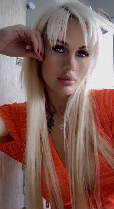 Follow for free or sub for more exclusive content ❤️❤️🫦 https://t.co/suMlRCWCmq https://t.co/WTqYahl