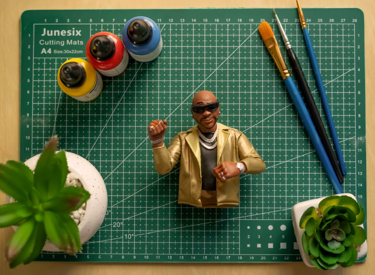 I finally got to paint my 3d print of the Nigerian afrobeat artist, <a href="/davido/">Davido</a>.

I am very happy about the outcome. 
Let me know what you think.

#africa #Nigeria #davido #30bg #001