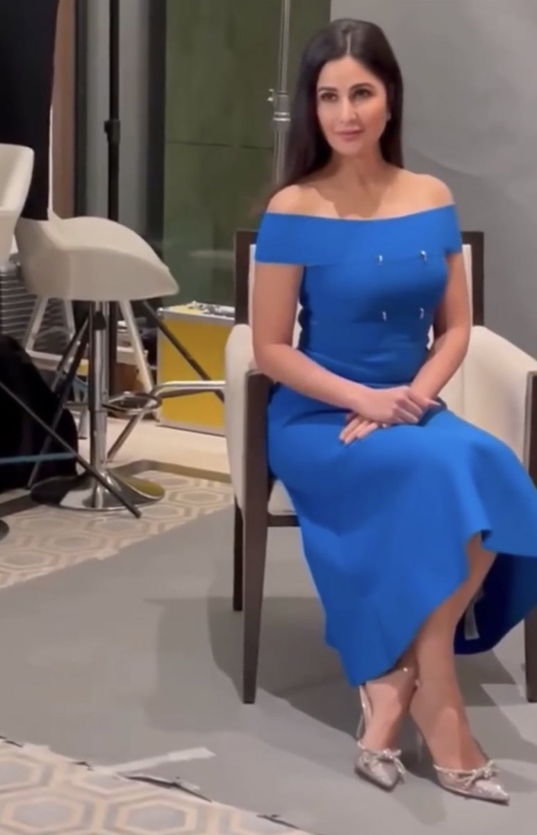 itskaytobeyou's tweet image. Hi Meera Thapar, oh hi Katrina Kaif. 💙 #KatrinaKaif #IBLA2023