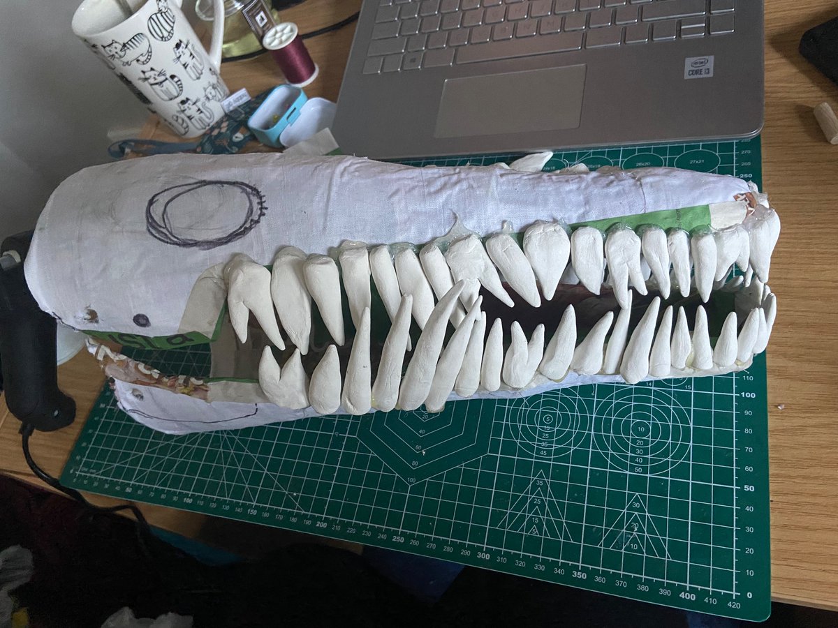 earthworms_worm's tweet photo. THE CREATURES ARE BACK IN BUSINESS!! I’ve been making another costume and it is turning out to be absolute nightmare fuel! Perfect in every way!
#cryptid #creature #monster #costume #teeth #clay https://t.co/tirAYTiVJD