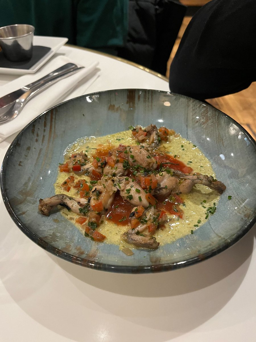 de____ro's tweet image. Лягушачьи лапки - check 
Но бараний желудок на Алтае все равно был самым необычным блюдом, которое я когда либо пробовал)