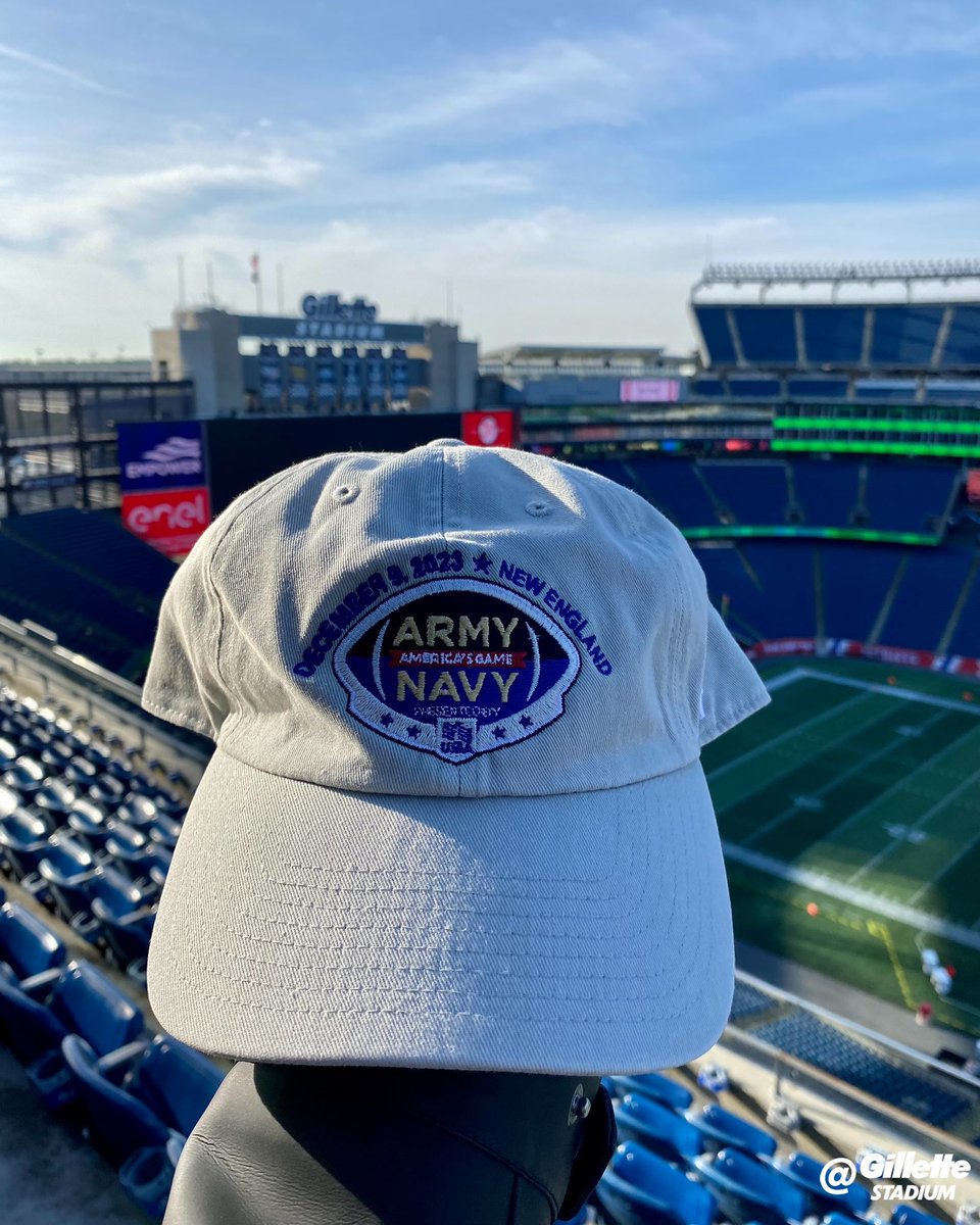 GilletteStadium's tweet image. The #ArmyNavy Game comes to New England for the first time in just ONE WEEK!

RT and follow us to enter to win one of two hats.