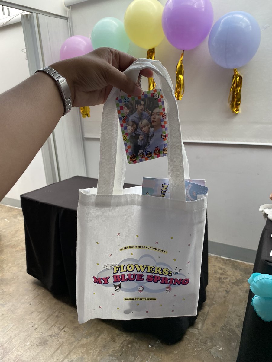 b0r4h43_'s tweet photo. BTS sa umaga 💜
TXT sa gabi 💙
ganito uli sched ko bukas haha 🥹✨ https://t.co/Hg7AeLiHxk