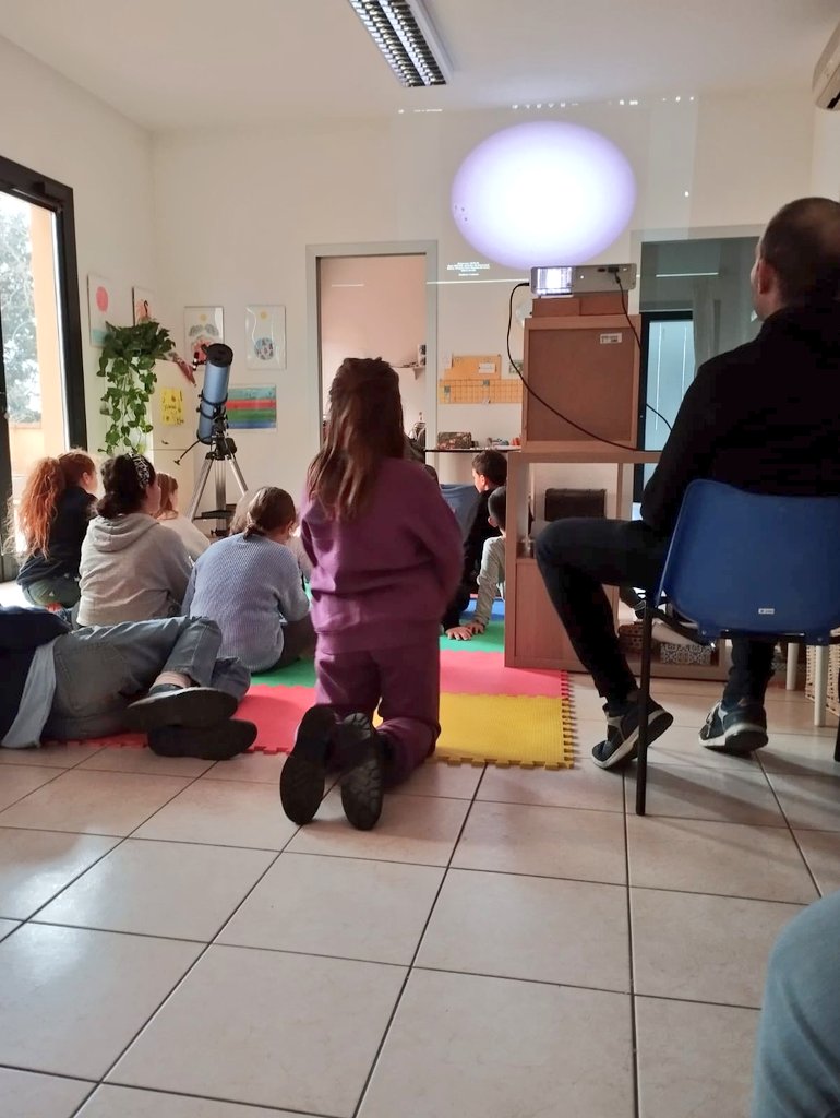 Spaceiscool.it tweet media