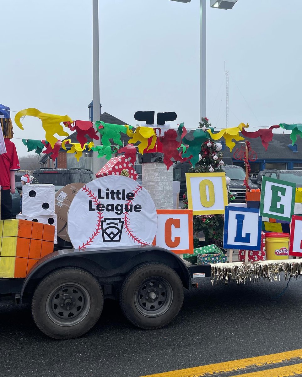 Colesbaseball's tweet photo. Coles Little League out at the 77th Annual Greater Manassas Christmas parade!! @LittleLeague @Nationals https://t.co/yOVWC3aGsu