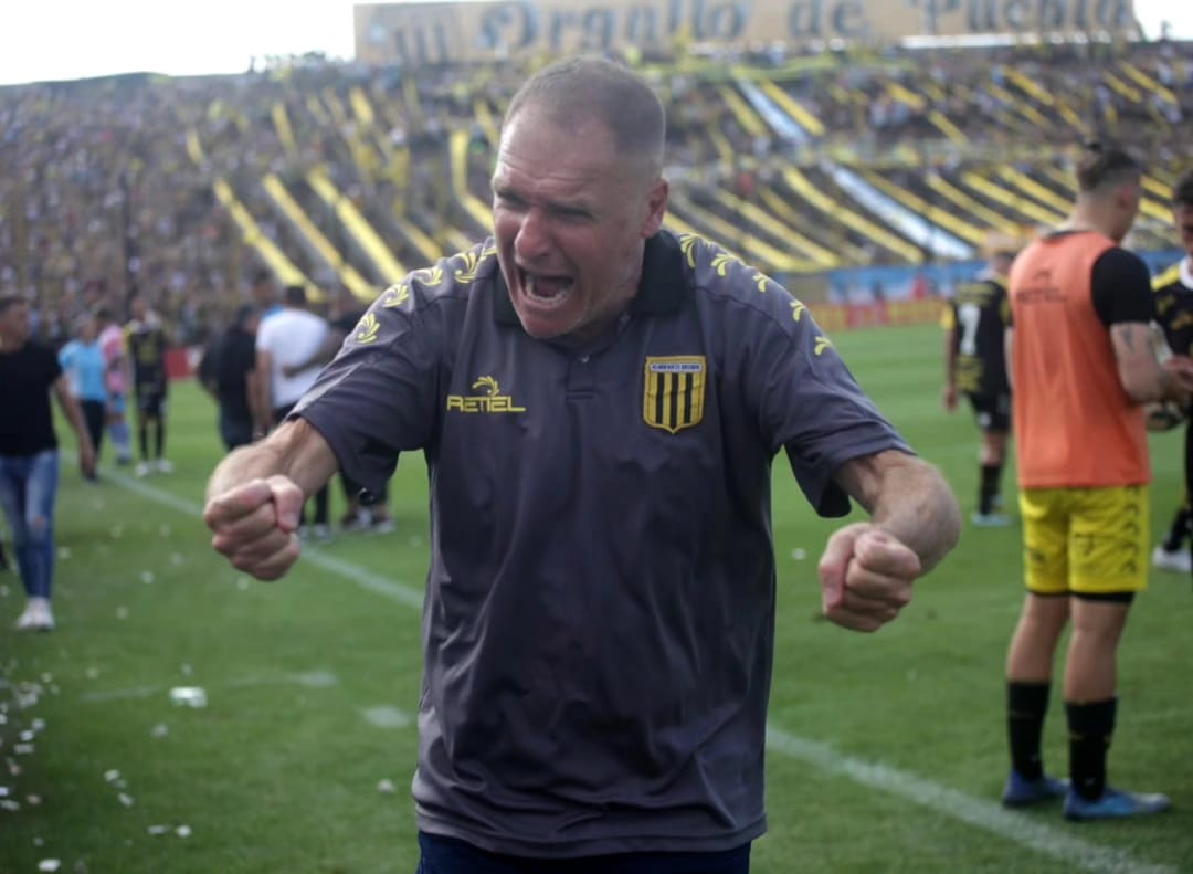 Club_AlteBrown's tweet photo. El Club Almirante Brown informa que Darío Franco dejó de ser el entrenador del plantel profesional de la institución. https://t.co/OaU8MtMKgz