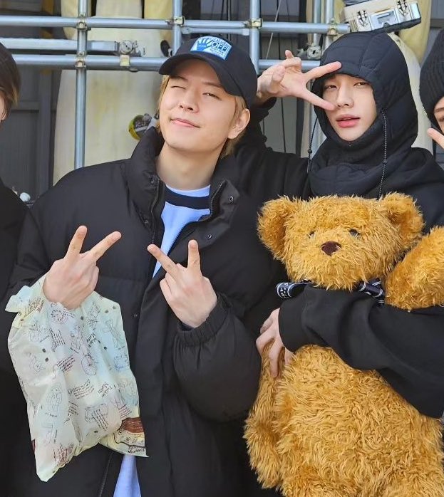 thinkabtsj's tweet image. BUBUS !!! 🧸