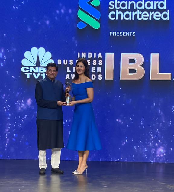 KaifSpontaneous's tweet image. Actor-entrepreneur #katrinakaif &apos;s Kay Beauty
wins the &quot;Breakout Brand of the Year&quot; at #IBLA2023 
Congratulations🎉🥳