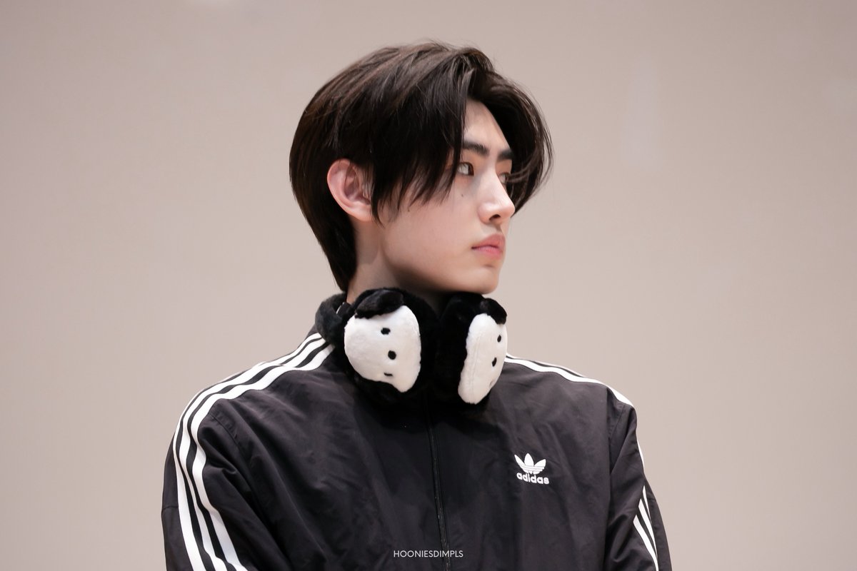 val ᡣ𐭩 tweet media