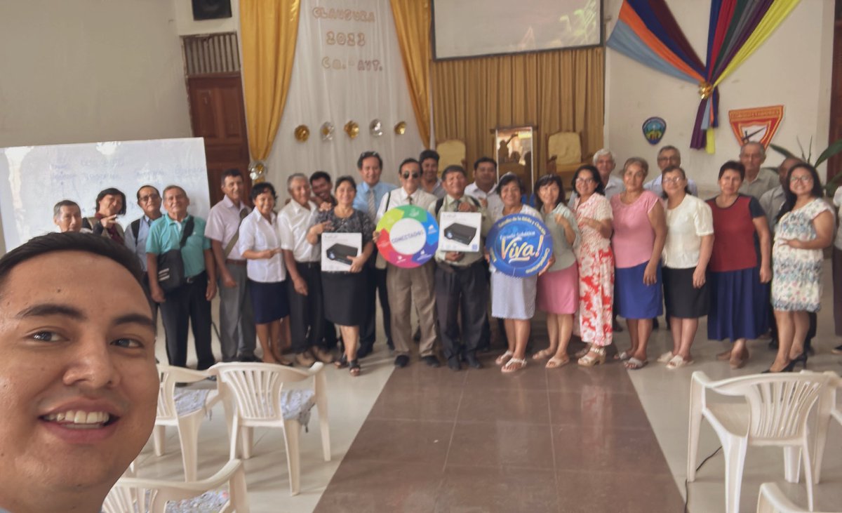 danigordillo92's tweet photo. Consejo distrital #PucallpaMiraflores 🔌💯🌱 

♦️Un centro de entrenamiento misionero.
♦️Fabrica de Lideres.
♦️Discipulado centrado en personas.

@AdventistasUPS @PrCharlesBritis @HeyssenCordero @juansaldanaleon @AdventistasMOP https://t.co/FncgpeFPF7