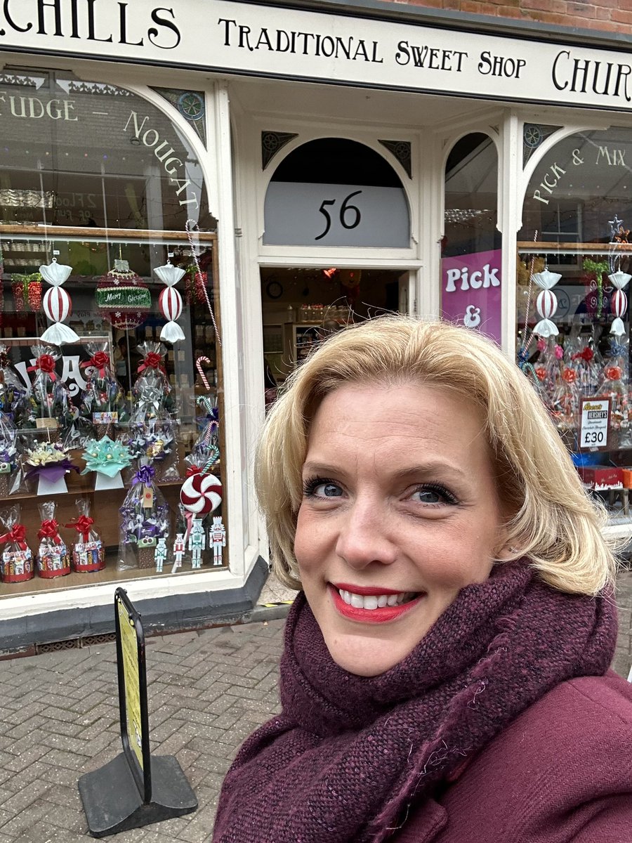 SamanthaNiblet4's tweet image. It was great to buy some Christmas stocking-fillers from Churchill’s in Swadlincote today on #SmallBizSatUK 

Small businesses are the beating heart of our economy &amp;amp; @UKLabour has plans to help them thrive including scrapping business rates for a fairer system.

#SouthDerbyshire