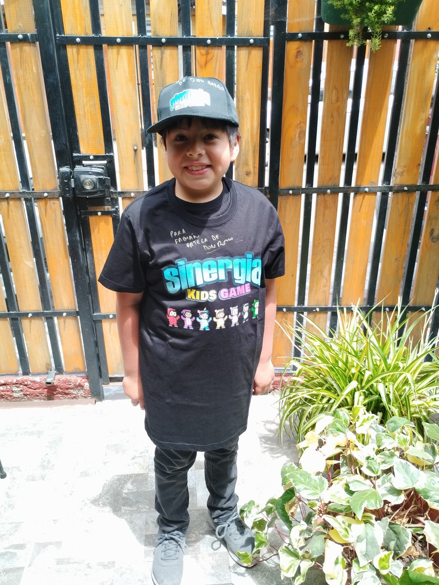 tatitaggro's tweet photo. Hermosa la polera y el gorro muchas gracias @rorral https://t.co/FgK6SqkzeD