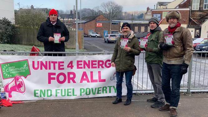 Trades council delegates braving the cold 🥶 in longton today for the Energy For All: End Fuel Poverty campaign ✊✊✊ #WarmUp #EnergyForAll #ColdHomesKill #BanForcedPPMs #AbolishStandingCharges #CancelEnergyDebt