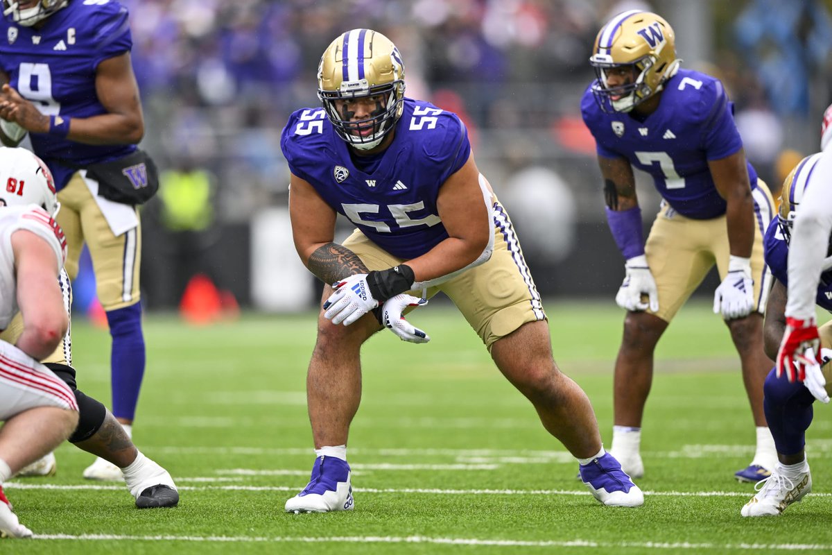 Everyone will talk about Washington's skill players, but the best player on the field last night might have been LT Troy Fautanu.

He's an impressive athlete with mobility on Gap Schemes and finishing power on Zone Schemes.

He's going to have a long career in the NFL.