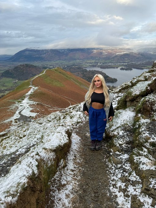 Just climbed my first mountain in the Lake District... and got naked like 4 times https://t.co/RS3Y3