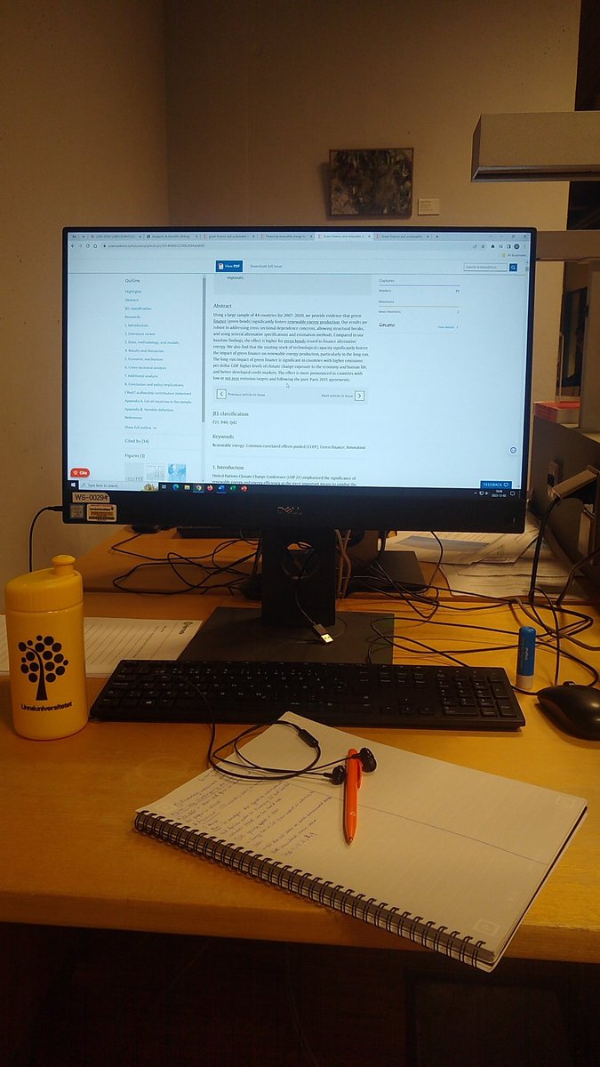 oleesa_madduks's tweet photo. #RANDOM
2023-12-02 4:30PM
My Saturday afternoon...
I'm struggling to concentrate right now though ๐ฅบ
#HelpWanted #StudentProblems #StudentBlogger #NigerianinSweden #studyabroad https://t.co/KOiOPVh7tV