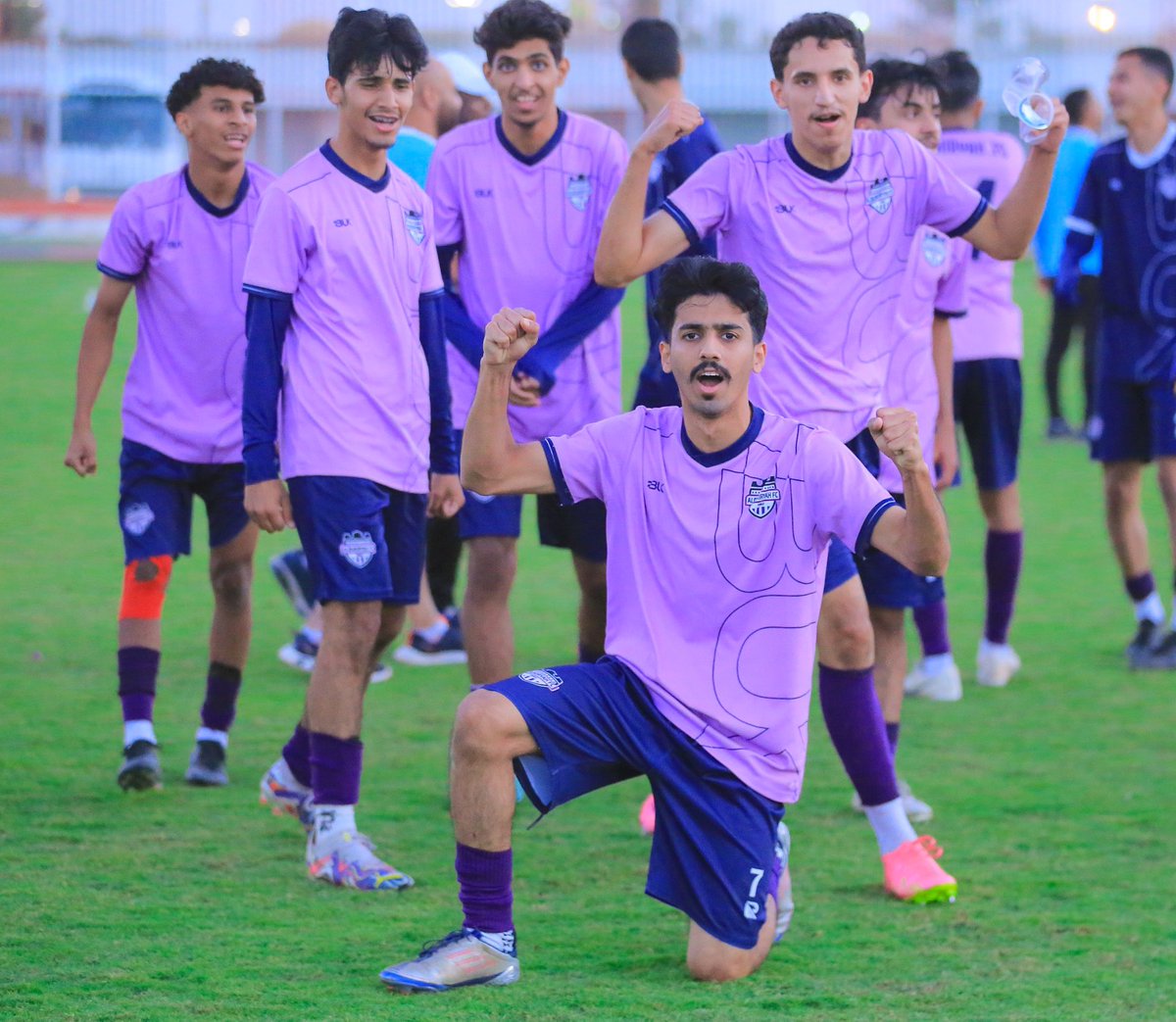 ALBUKIRYAH_FC's tweet photo. 📑| ضمن مباريات دوري مكتب القصيم والرس للشباب فئة U19

الخلود 0 ✘ 1 #البكيرية

عبدالملك اللحيدان ⚽️

ألف مبروووك لأبطالنا تحقيق الفوز والتأهل إلى الملحق المؤهل لدور 32 من تصفيات المملكة المؤهلة إلى #دوري_الاولى تحت 19 سنة

💜💜💜 https://t.co/wfdJzHPi8j