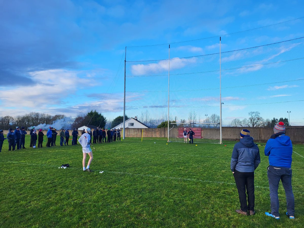 Thanks to our @Galway_GAA Senior Hurling Coaches Damian Joyce and Richie O'Neill who delivered an excellent workshop this afternoon in Loughgeorge. Really engaging interactive session with the focus on Goalkeeping and Defending. Thanks to all the coaches who attended 👏👏