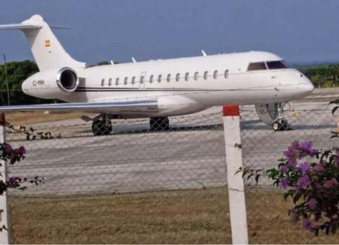 FlconEYES's tweet photo. Bombardier Global Express
EC-MNH | 3435C5
Los del grupo #Melia llegaron el #29Nov saliendo a esta hora al Este.
Foto en #AlbertoDelgado #TrinidadCuba
#Now #ADSB #cuavion #planespotting #Cuba #2Dic https://t.co/xo8Z7Rb4b1