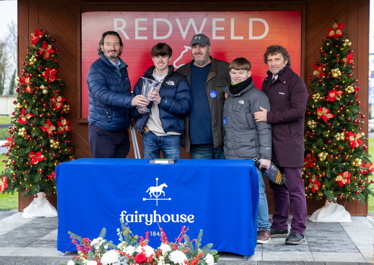 𝔽𝕖𝕖𝕥 𝕠𝕗 𝔸 𝔻𝕒𝕟𝕔𝕖𝕣 🩰wins the @RedweldStables Handicap Hurdle by a convincing 3⃣ lengths for @nolan_racing Sean O'Keefe and owner Philip Byrne. 🥇Feet of a Dancer 🥈West is Awake 🥉Nine Graces