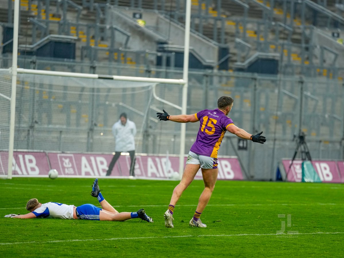 james lawlor 📸 tweet media