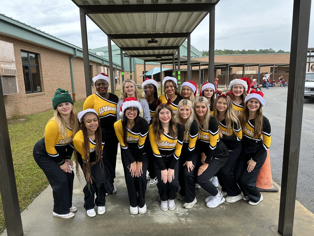 RHHS Basketball Cheer tweet media
