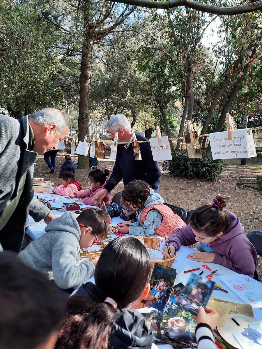 Avui hem tancat el projecte #JugarBarris del <a href="/museujoguetcat/">Museu del Joguet de Catalunya</a> al Parc Bosc amb una festa exquisida!! Ha estat meravellós formar part i compartir aquest viatge de joc creatiu a l'espai públic amb les veïnes i veïns de #Figueres Jugant hem fet comunitat!💜