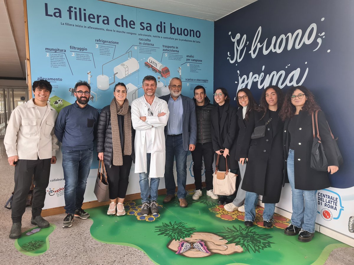 CampusBioMedico's tweet photo. Gli studenti #STAGEF in visita alla #CentraledelLattediRoma per conoscere #processi produttivi, step di #trasformazione e #sostenibilità, aspetti fondamentali per i futuri tecnologi alimentari e manager di filiera. Approfondisci qui: https://t.co/iPY77P6SzS https://t.co/aMGAGggTZH